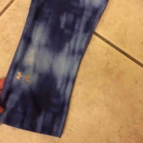 Under Armour yoga capris - Picture 3 of 5